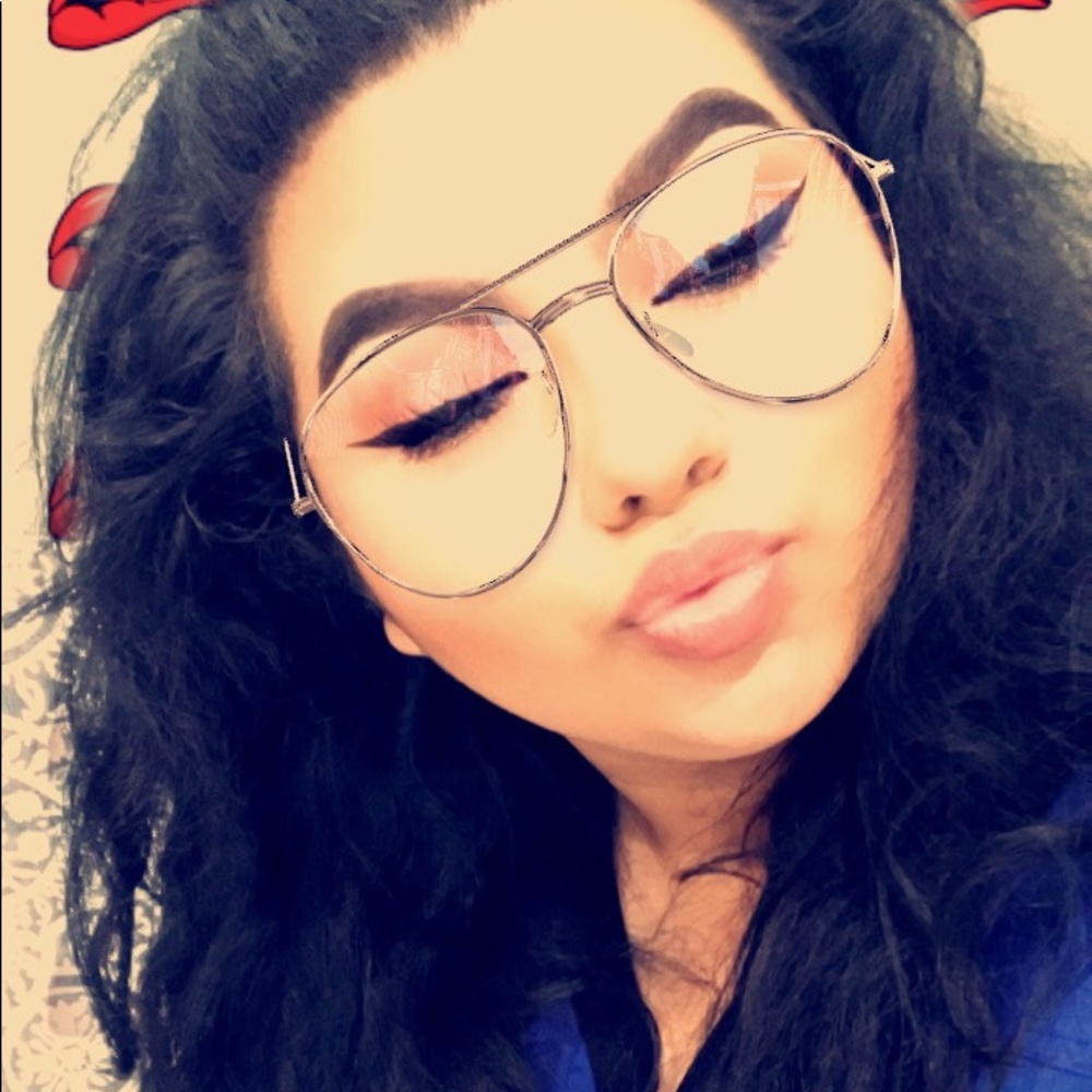 Meet your Posher, Eliana